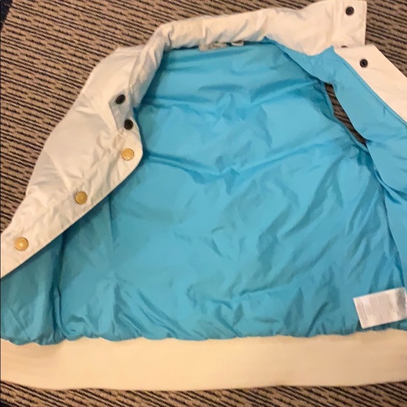 White puffy vest - Picture 3 of 6